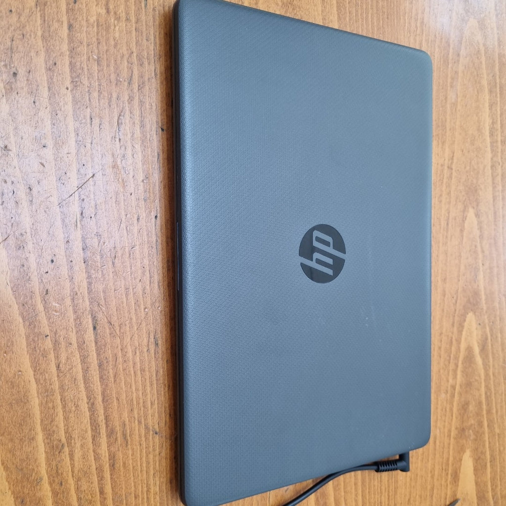 LAPTOP HP 245 G9 (2024) 512 GB SSD 8 GB RAM (SEMINUEVO)