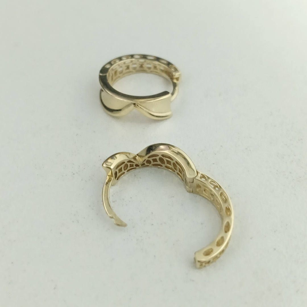 HUGGIES ORO 14K 2.7 (NUEVO)