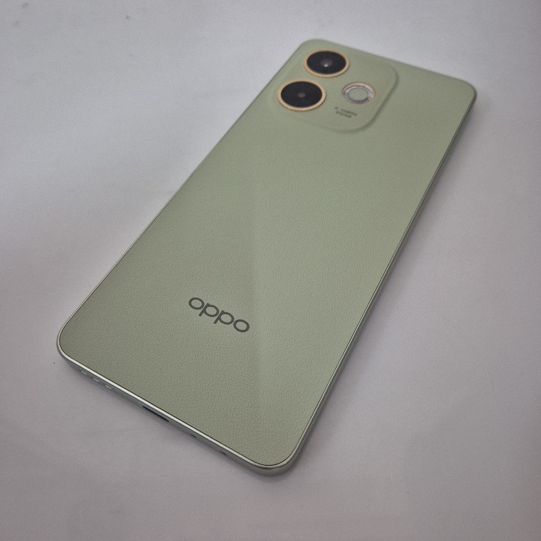 CELULAR OPPO  A5 PRO CPH2711 (2025) 256 GB 8 GB RAM (SEMINUEVO)