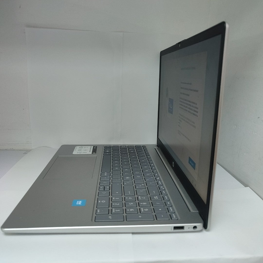 LAPTOP HP 15-FD0037LA  (2024) 512 GB SSD 8 GB RAM (SEMINUEVO)