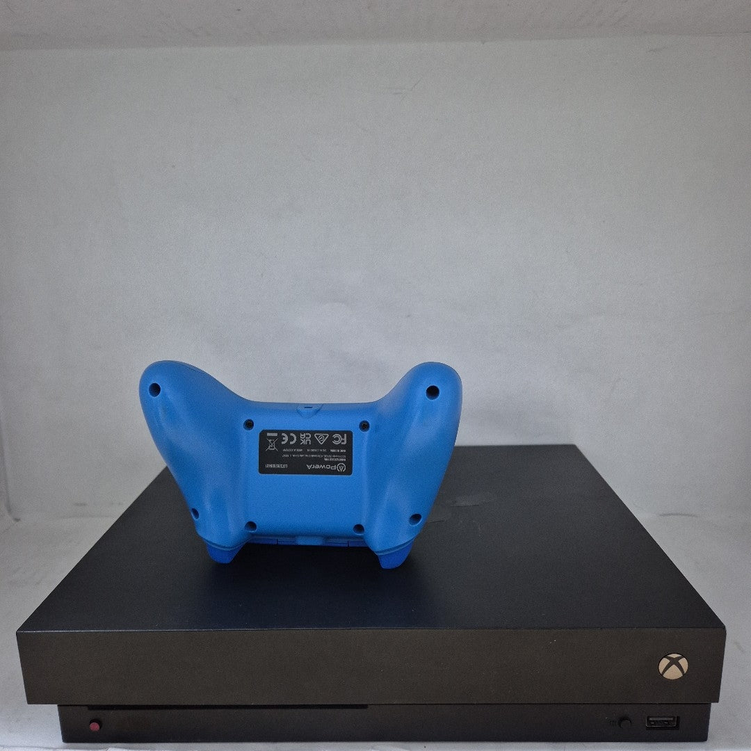 CONSOLA DE VIDEOJUEGO MICROSOFT XBOX ONE X 1 TB (SEMINUEVO)