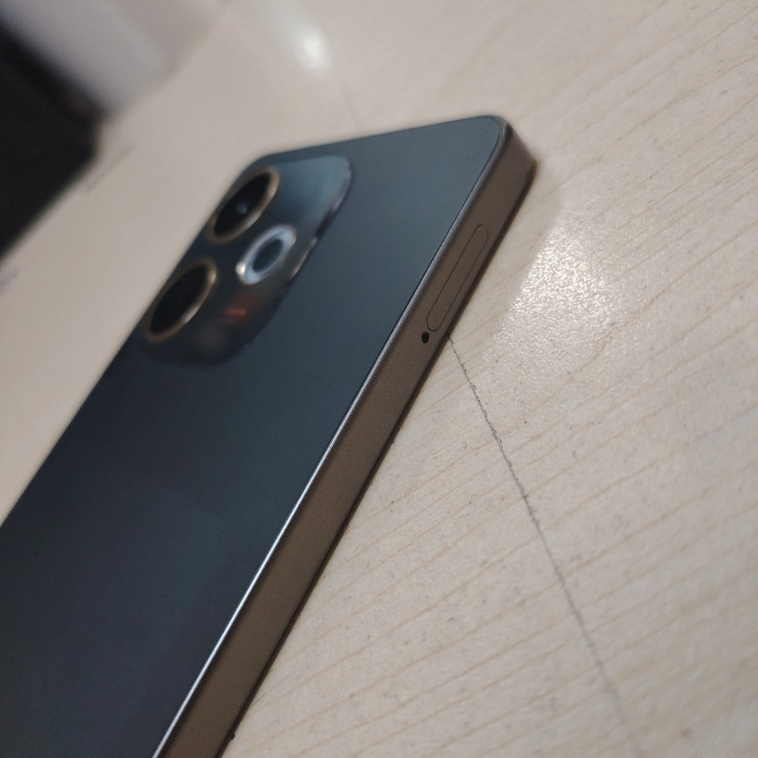 CELULAR OPPO  A5 PRO 5G CPH2695 (2025) 256 GB 8 GB RAM (SEMINUEVO)