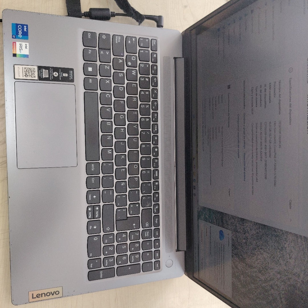LAPTOP LENOVO IDEAPAD SLIM 3 15IRU8 (2023) 1 TB SSD 16 GB RAM (SEMINUEVO)