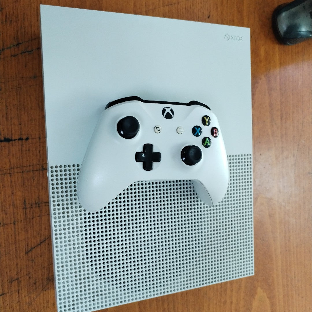 CONSOLA DE VIDEOJUEGO MICROSOFT XBOX ONE S 500 GB  (SEMINUEVO)