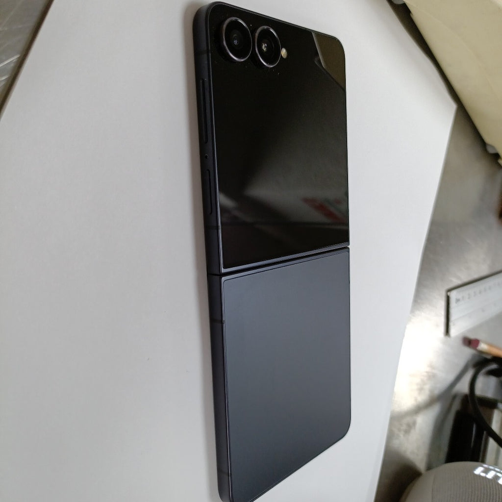 CELULAR SAMSUNG GALAXY Z FLIP 7 SM-F766B (2025) 512 GB 12 GB RAM (SEMINUEVO)