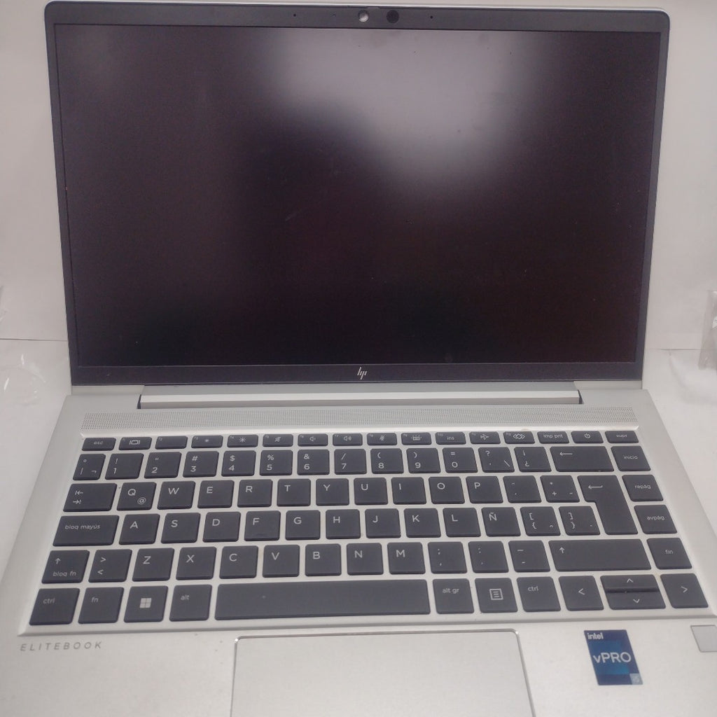 LAPTOP HP ELITEBOOK 640 G10 (2024) 256 GB SSD 16 GB RAM (SEMINUEVO)
