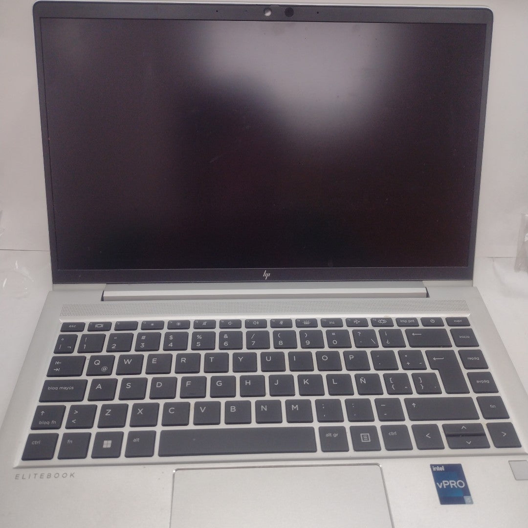 LAPTOP HP ELITEBOOK 640 G10 (2024) 256 GB SSD 16 GB RAM (SEMINUEVO)