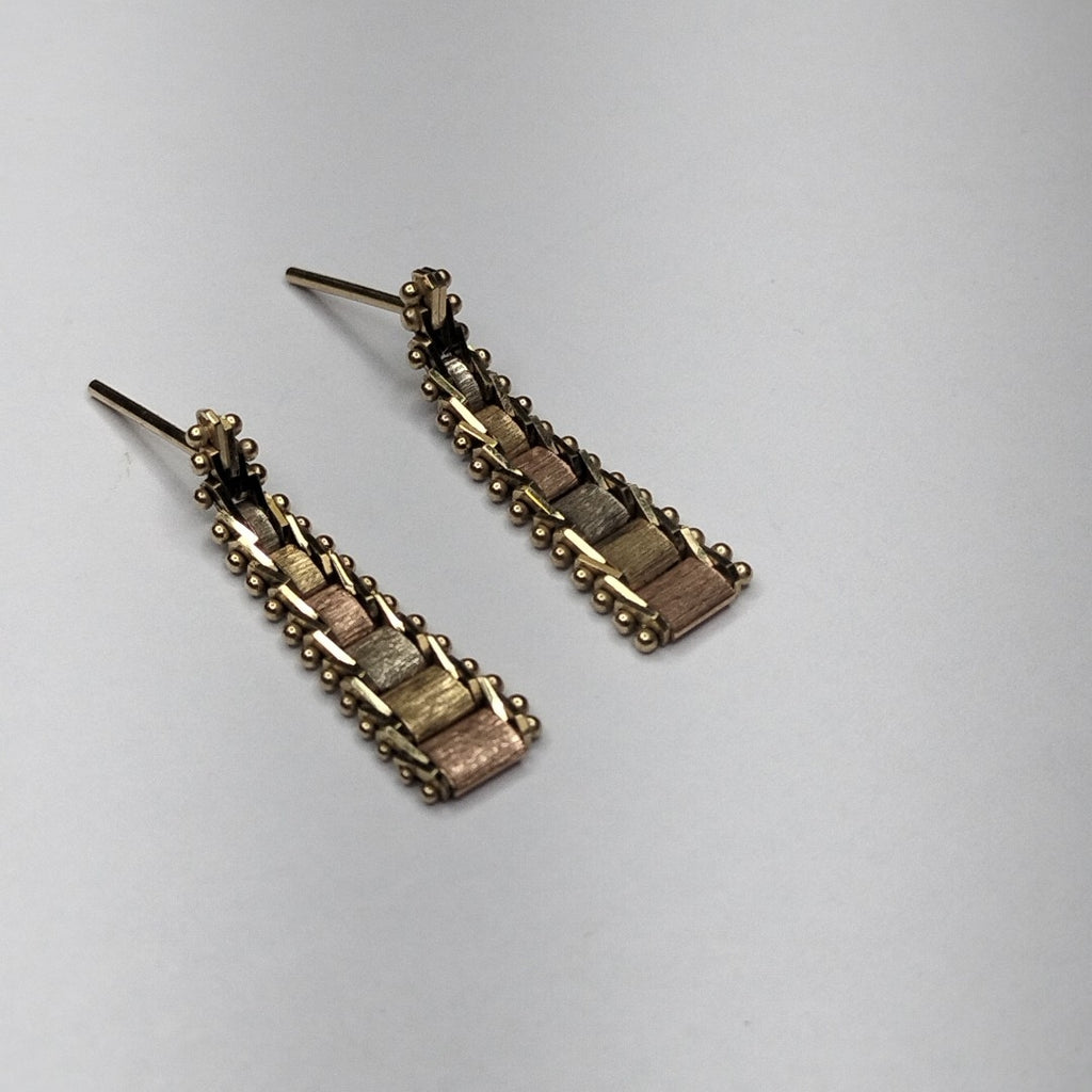 ARETES PAR. ORO. 14 K 2.4 GRMS (SEMINUEVO)