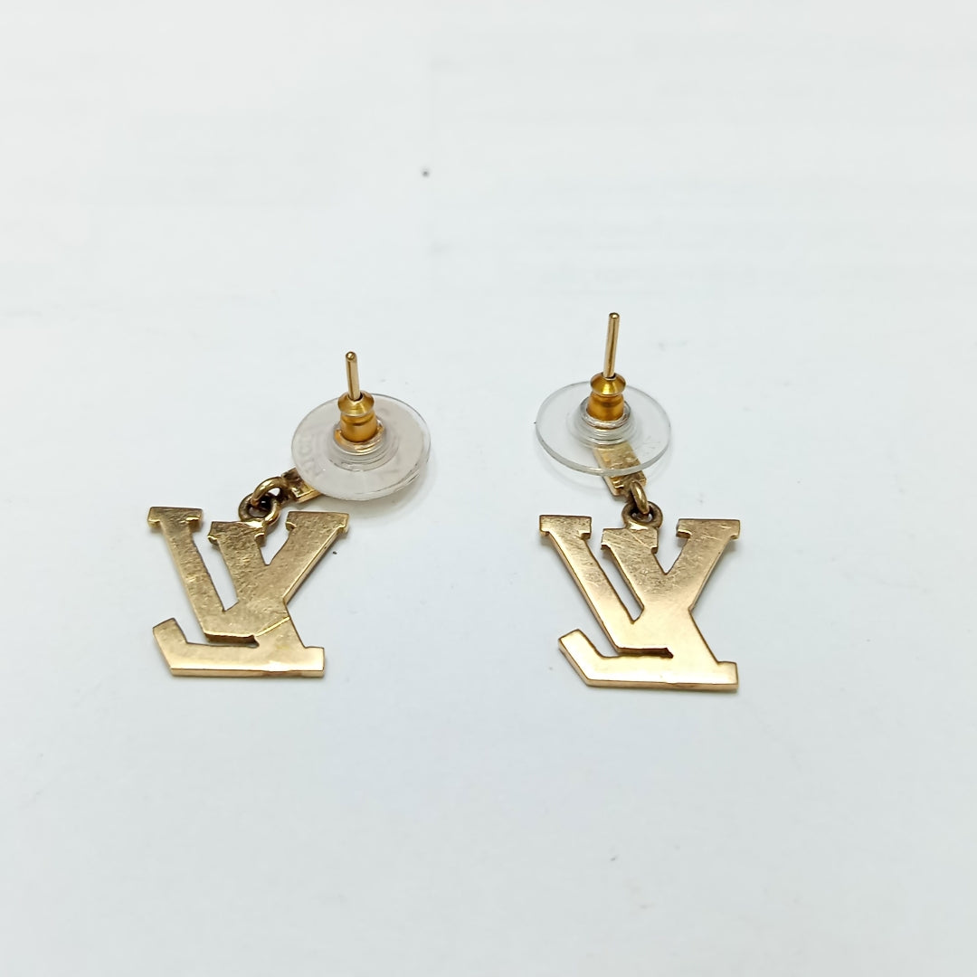 ARETES PAR. ORO. 14 K 4.7 GRMS (SEMINUEVO)