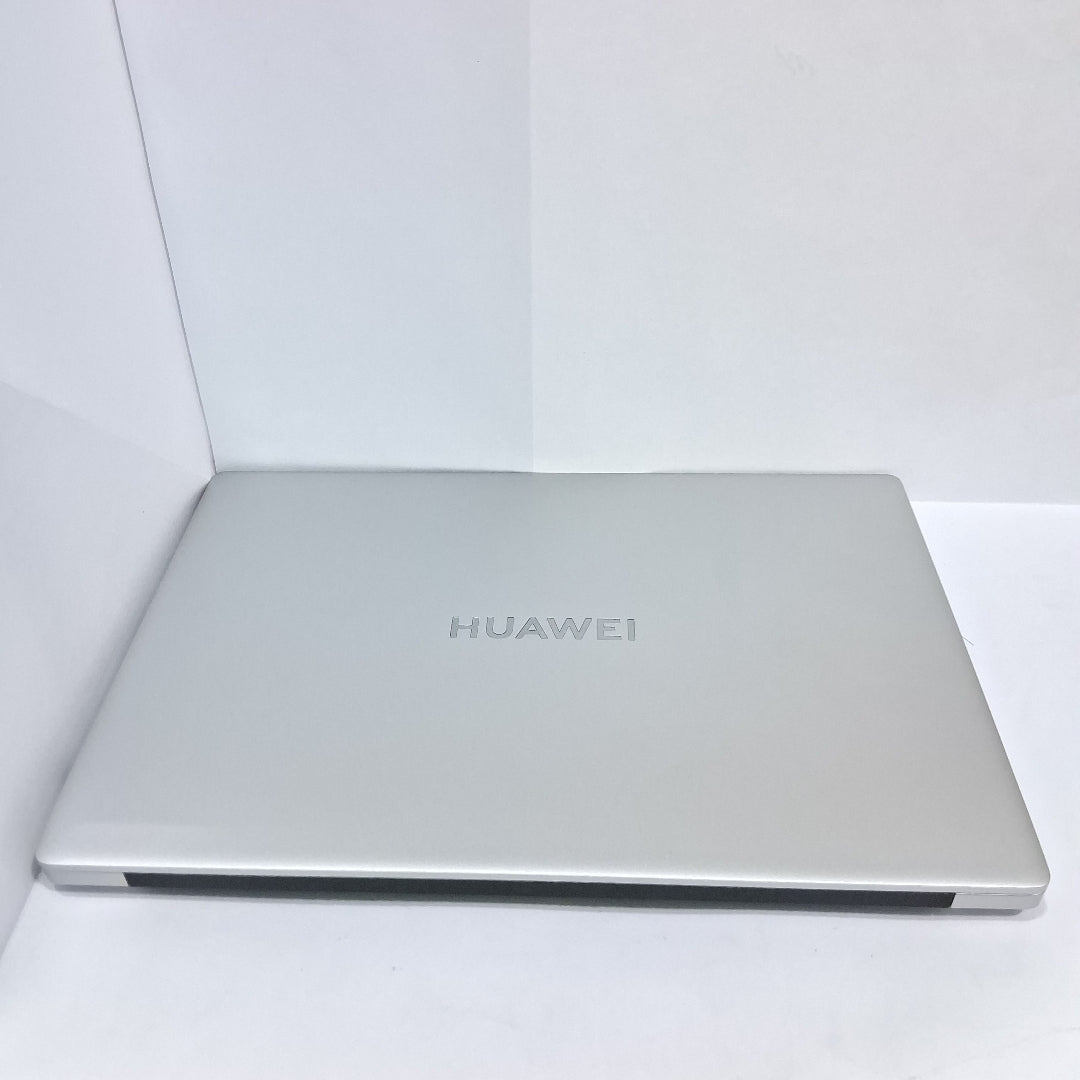 LAPTOP HUAWEI MATEBOOK D16 MCLF-X (2024) 512 GB SSD 8 GB RAM (SEMINUEVO)