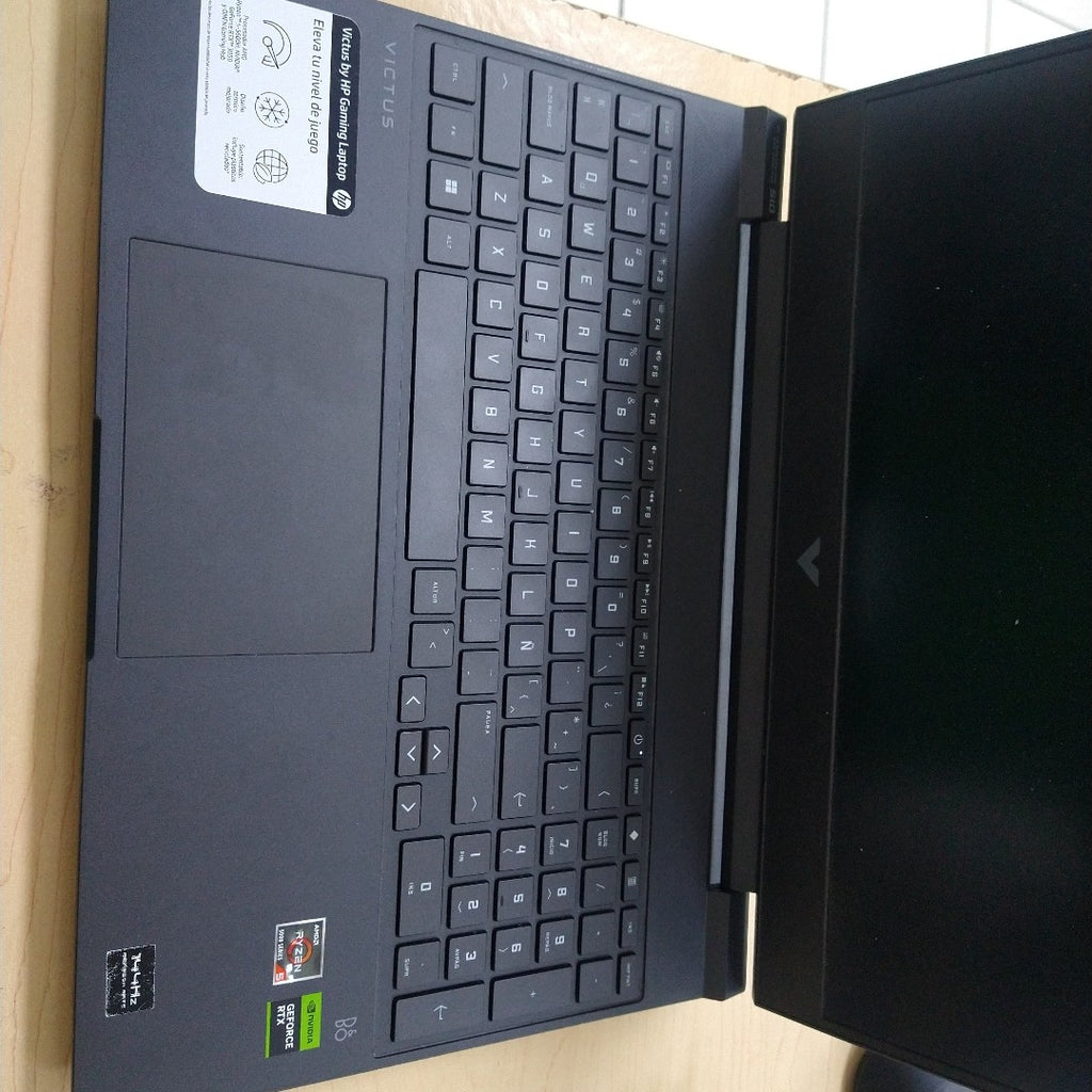 LAPTOP HP VICTUS 15-FB0123LA (2023) 512 GB SSD 16 GB RAM (SEMINUEVO)