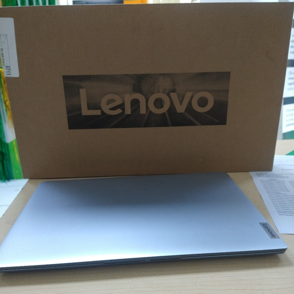 LAPTOP LENOVO IDEAPAD 1 15IGL7 (2024) 256 GB SSD 8 GB RAM (SEMINUEVO)