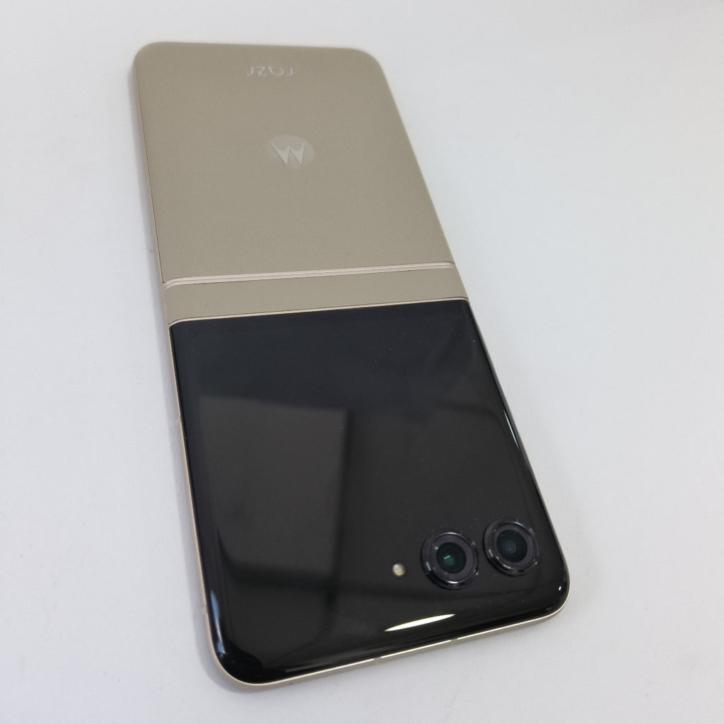 CELULAR MOTOROLA RAZR 50 5G XT2453-1 512 GB 12 GB RAM (SEMINUEVO)