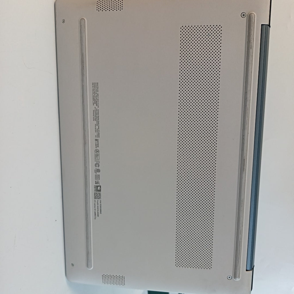 LAPTOP HP 14-EM0017LA (2024) 512 GB SSD 8 GB RAM (SEMINUEVO)