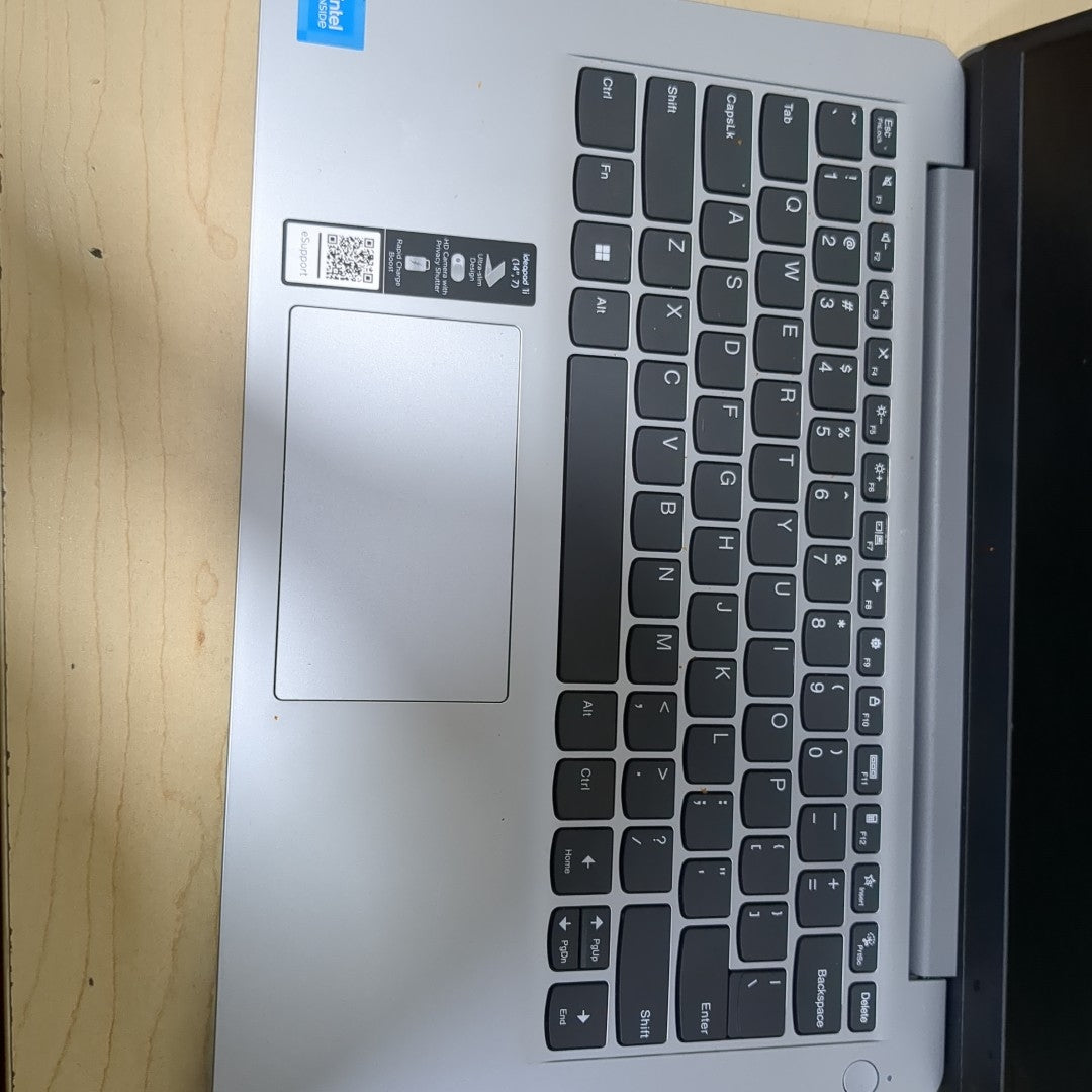 LAPTOP LENOVO V15-IGL (2022) 256 GB SSD 8 GB RAM (SEMINUEVO)