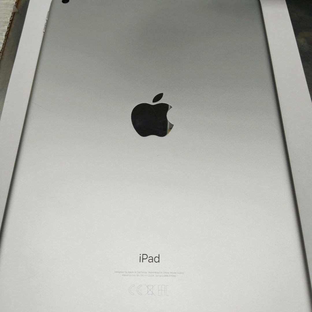 TABLETA APPLE IPAD 9 A2602 256 GB 3 GB RAM (SEMINUEVO)