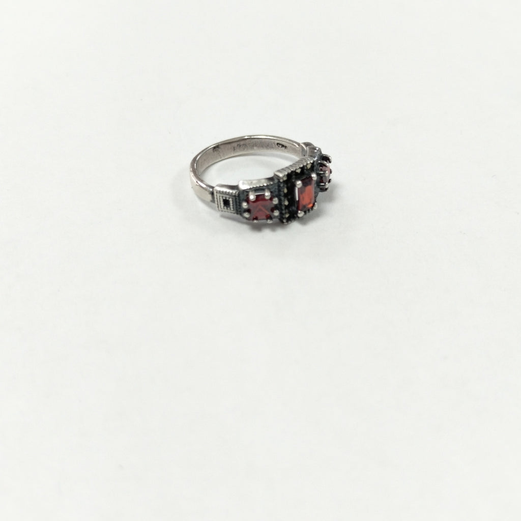 ANILLO. PLATA. 3.8 GRMS (SEMINUEVO)