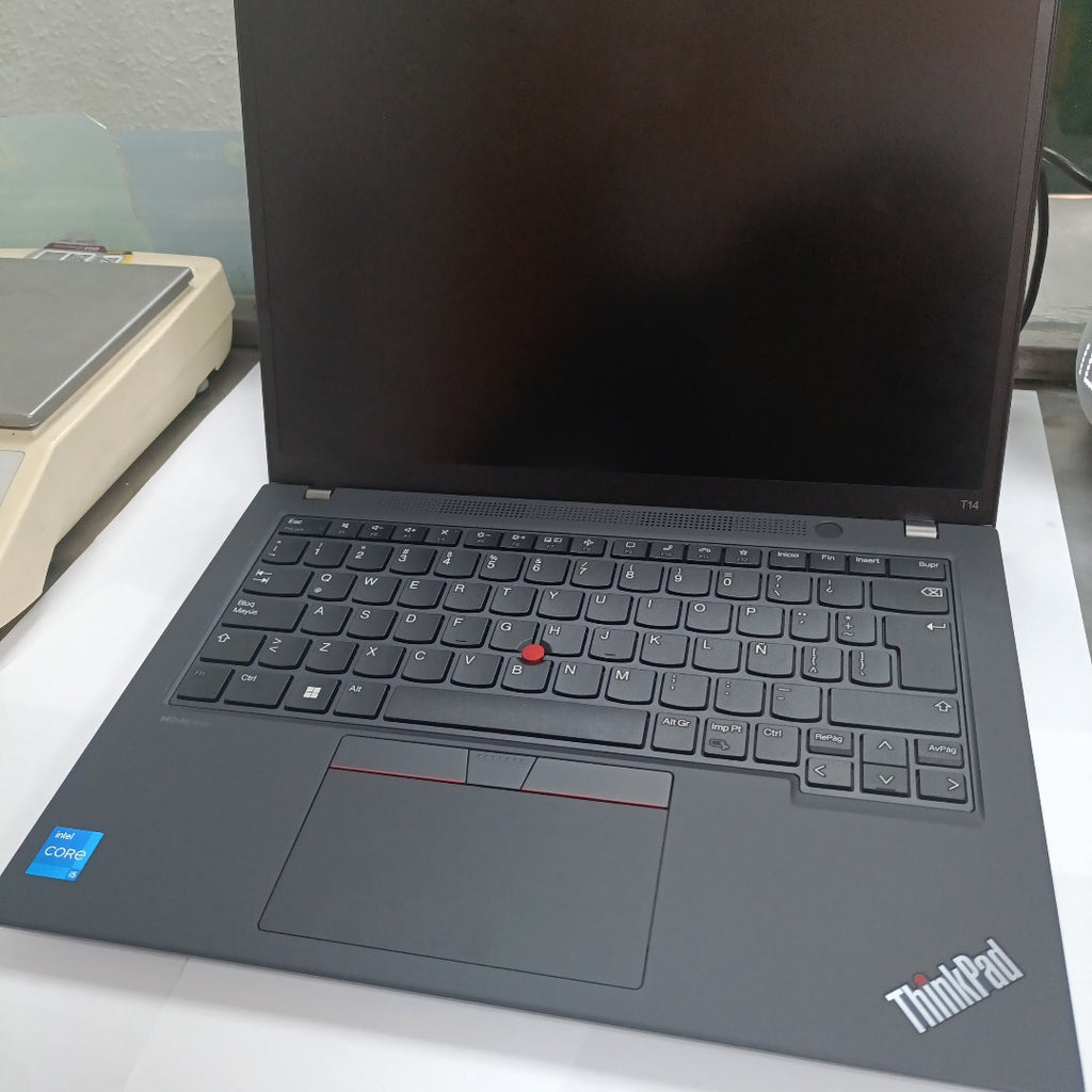 LAPTOP LENOVO THINKPAD T14 GEN 4 (2023) 512 GB SSD 16 GB RAM (SEMINUEVO)