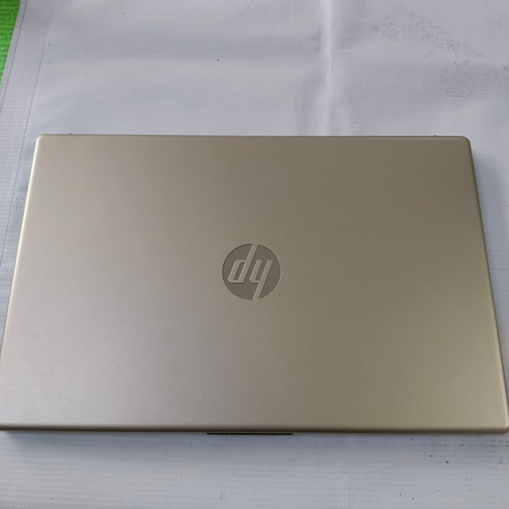 LAPTOP HP 15-FD0017LA (2024) 512 GB SSD 8 GB RAM (SEMINUEVO)