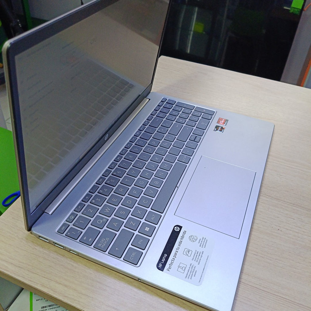 LAPTOP HP 15-FC0000LA(2024) 512 GB SSD 8 GB RAM (SEMINUEVO)