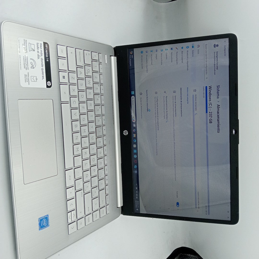 LAPTOP HP 14-DQ0527LA (2023) 256 GB SSD 8 GB RAM (SEMINUEVO)
