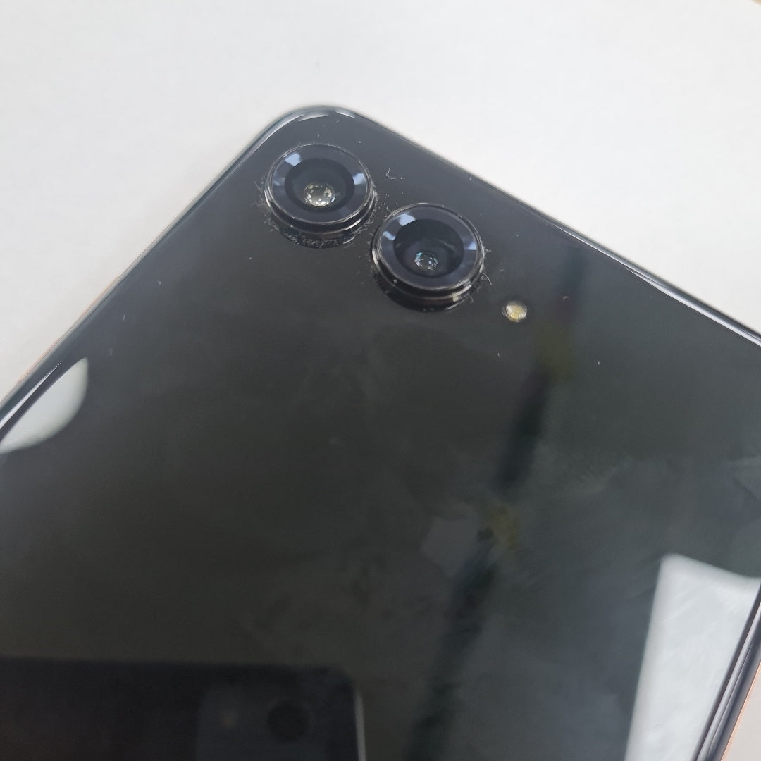 CELULAR MOTOROLA RAZR 50 ULTRA XT2451-3 (2024) 512 GB 12 GB RAM (SEMINUEVO)