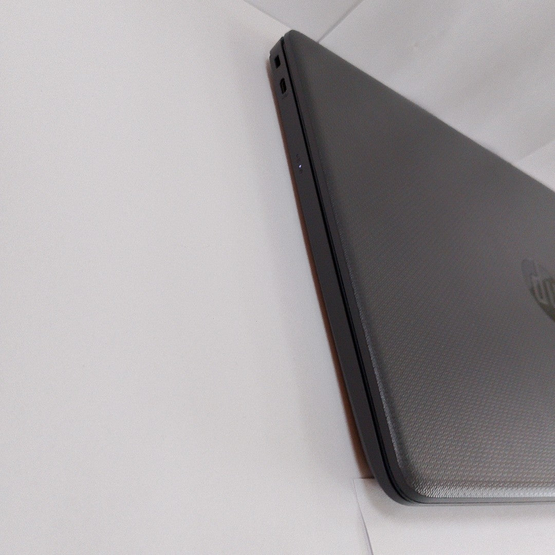 LAPTOP HP 240 G9 (2023) 256 GB SSD 8 GB RAM (SEMINUEVO)