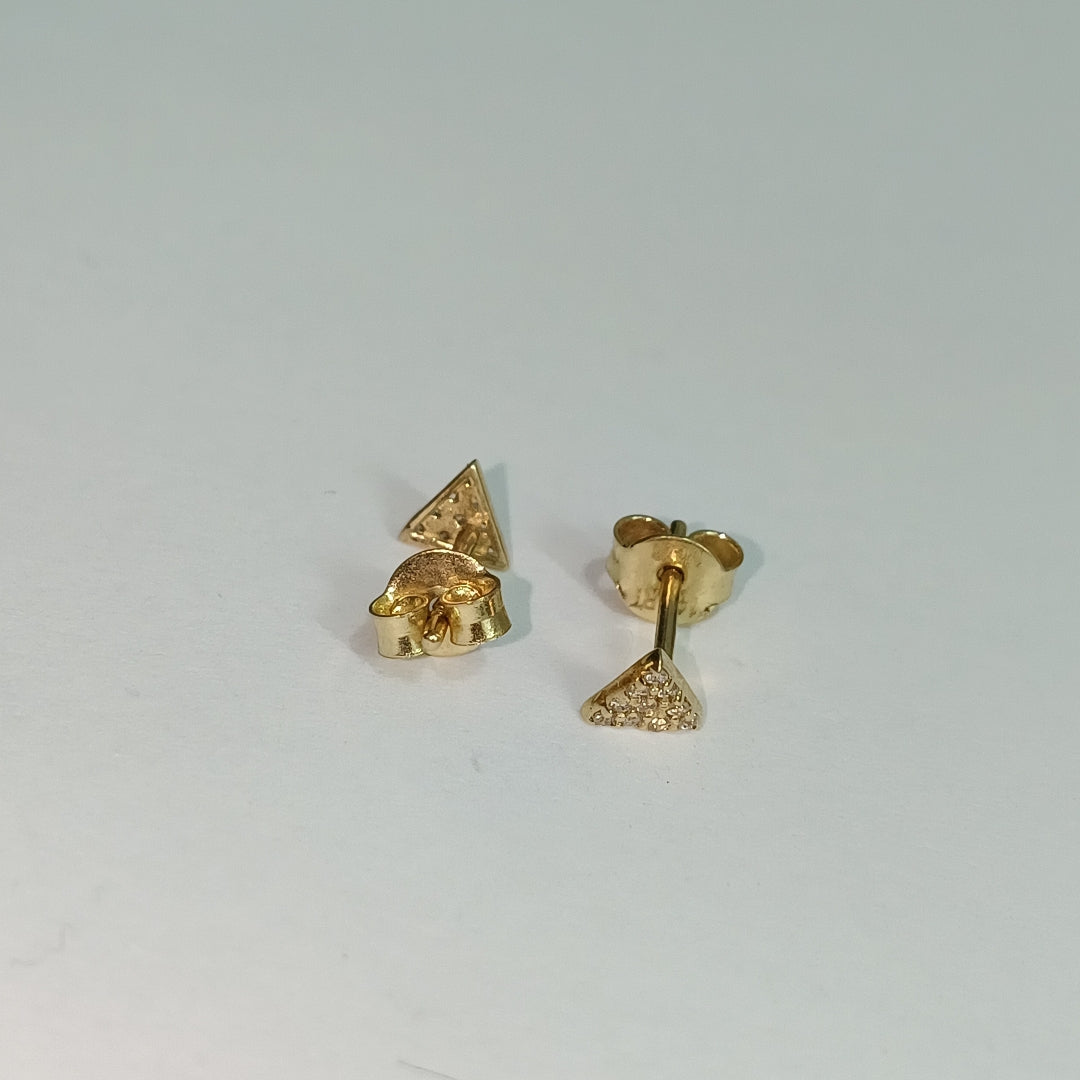 10024BRO00000B1078 FRD6 BROQUEL DE TRIANGULO CON CIRCONIAS ORO 14K 0.8GRS (NUEVO)