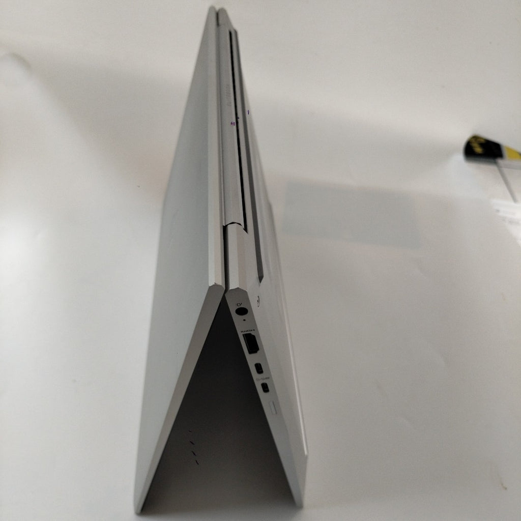 LAPTOP HP ELITEBOOK 845 G8 (2022) 256 GB SSD 16 GB RAM (SEMINUEVO)