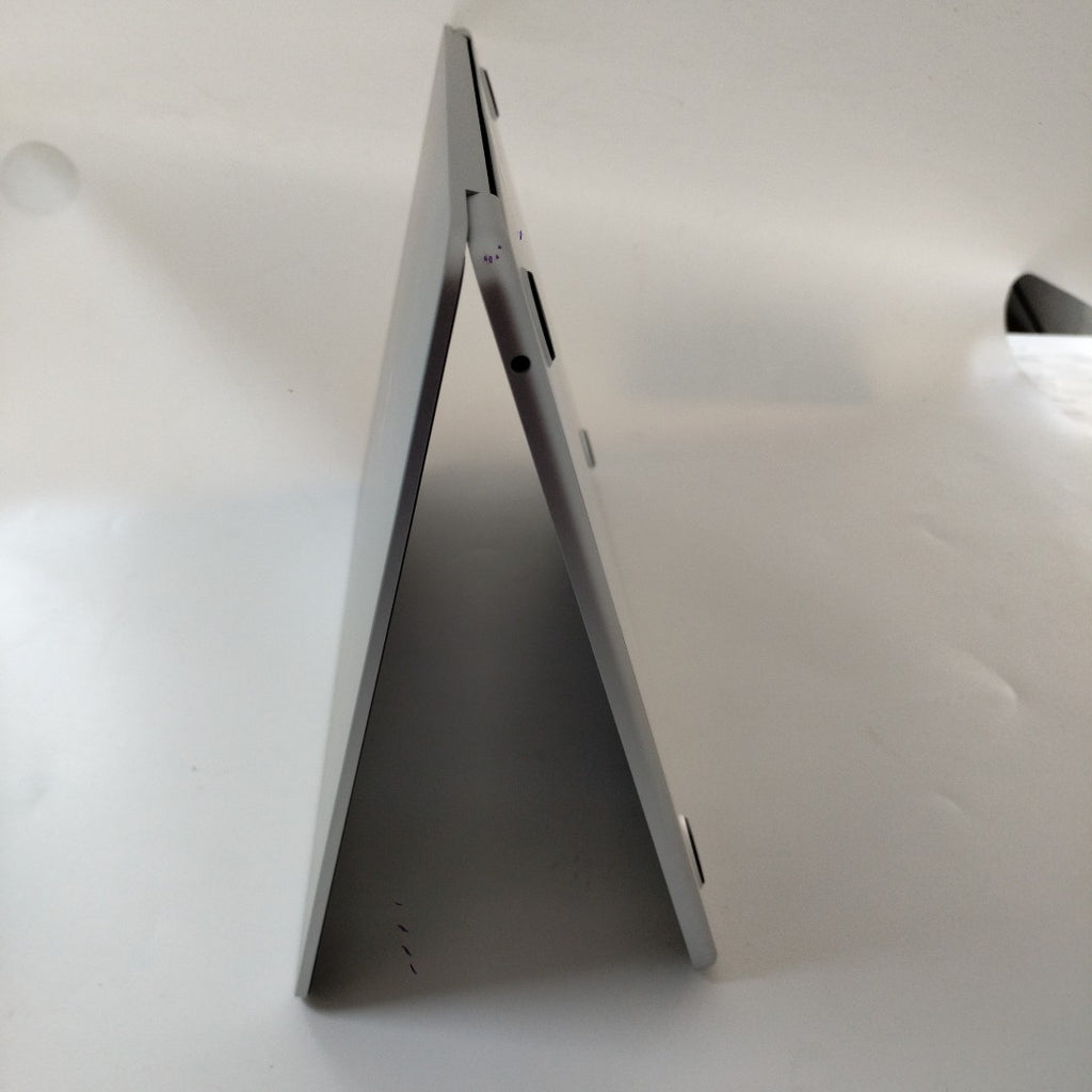 LAPTOP APPLE MACBOOK AIR 13" A3240 (2025) 512 GB SSD 24 GB RAM (SEMINUEVO)