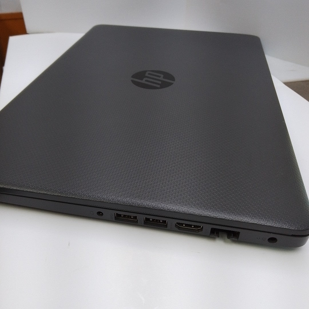 LAPTOP HP 245 G8 (2022) 256 GB SSD 8 GB RAM (SEMINUEVO)
