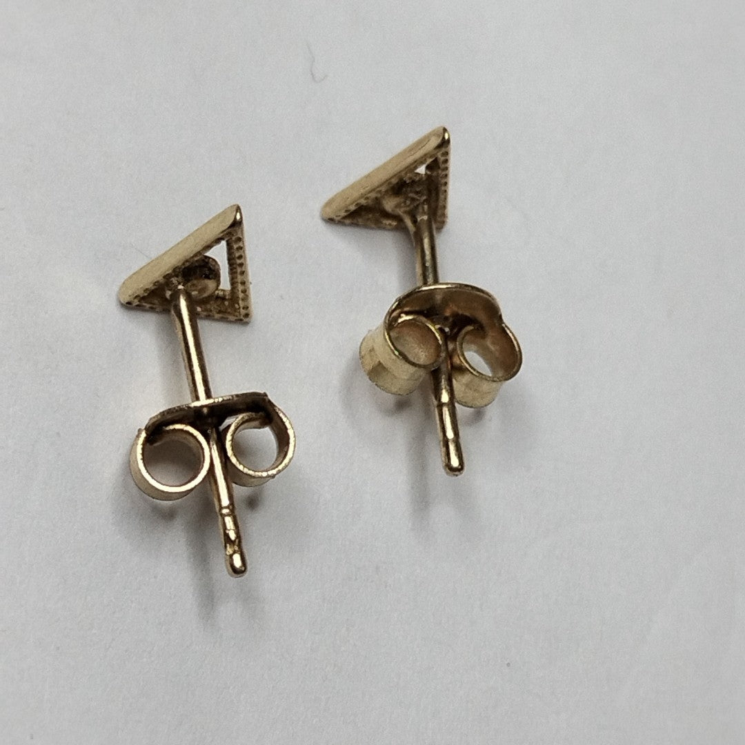 10353BRO00000B1581 FRD11 BROQUEL DE TRIANGULO CON CIRCONIA ORO 14K 0.7GRS (NUEVO)