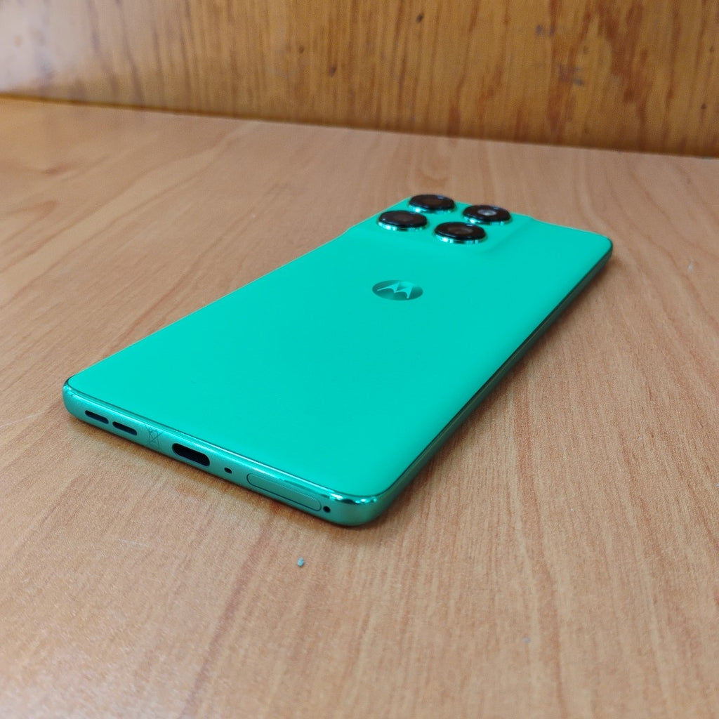 CELULAR MOTOROLA EDGE 60 XT2505-3 (2025) 512 GB 12 GB RAM (SEMINUEVO)