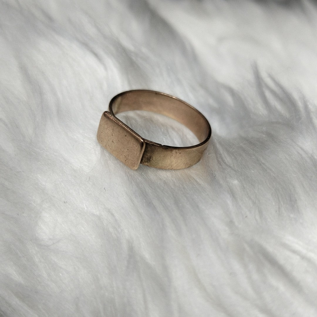 ANILLO. ORO. 8 K 3 GRMS (SEMINUEVO)