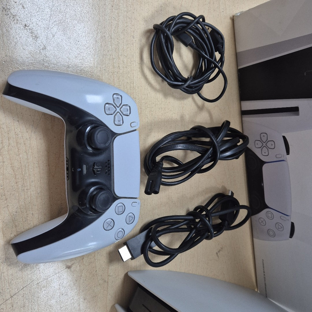 CONSOLA DE VIDEOJUEGO SONY PS5 825 SSD (SEMINUEVO)