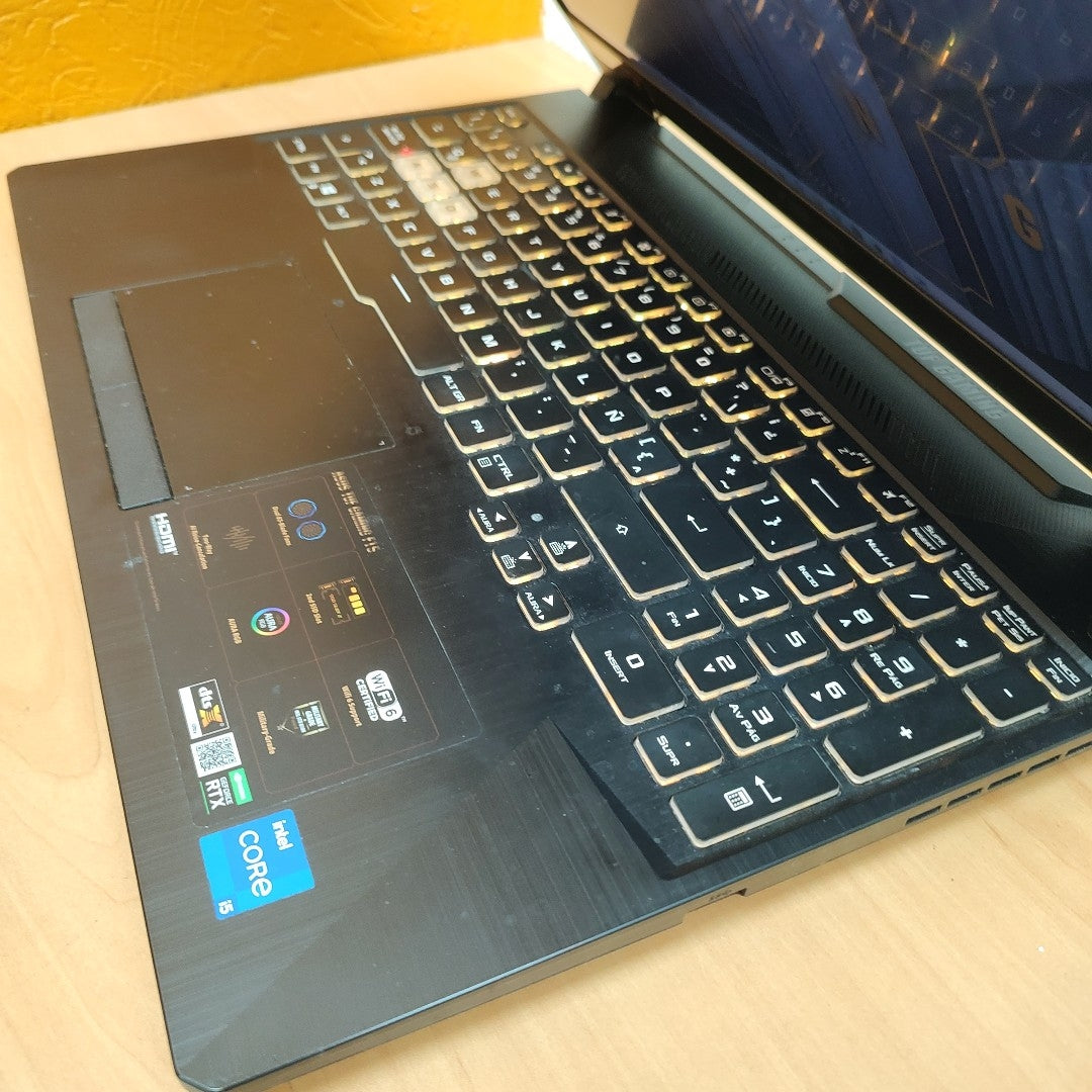 LAPTOP ASUS TUF GAMING F15 FX506HCB-HN1138W (2022) 512 GB SSD 8 GB RAM (SEMINUEVO)