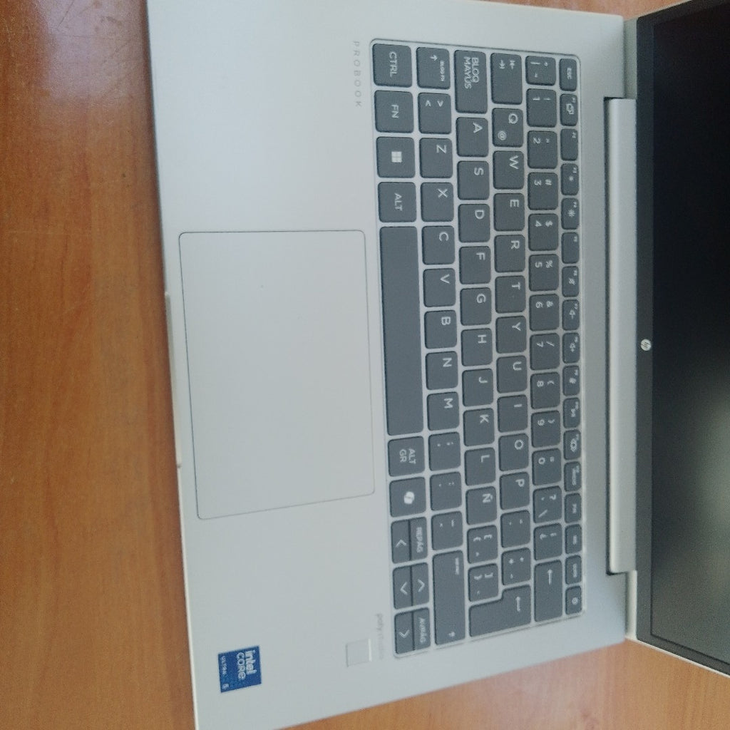 LAPTOP HP PROBOOK 440 G11 (2025) 512 GB SSD 8 GB RAM (SEMINUEVO)