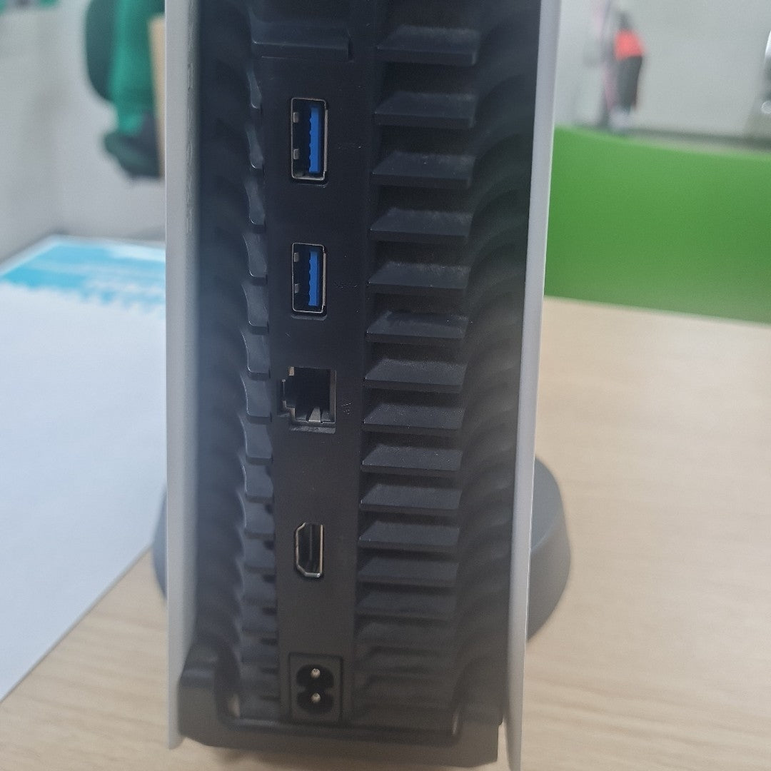 CONSOLA DE VIDEOJUEGO SONY PS5 825 SSD (SEMINUEVO)