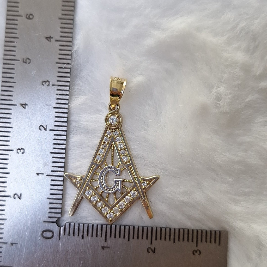 K1 1,80 GRMS 10 K ESPECIFICACIONES COMPLEMENTARIAS DIJE CON CIRCONIAS (SEMINUEVO)