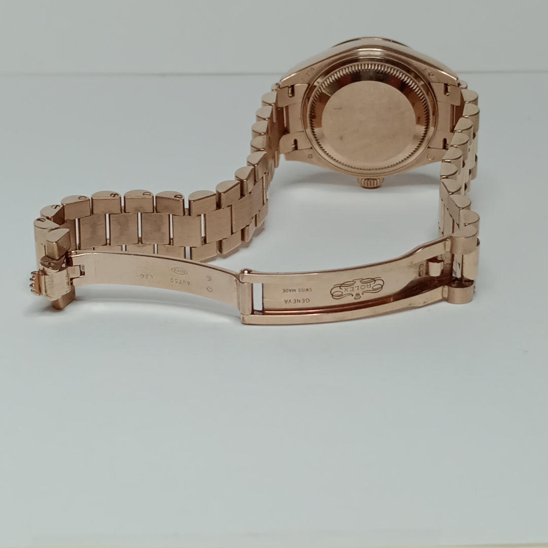 RELOJ CAJA Y PULSO ORO. ORO. 18 K 108.7 GRMS (SEMINUEVO)