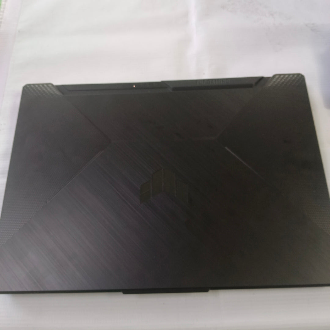 LAPTOP ASUS TUF GAMING A15 FA506NF-HN030W (2024) 512 GB SSD 8 GB RAM (SEMINUEVO)