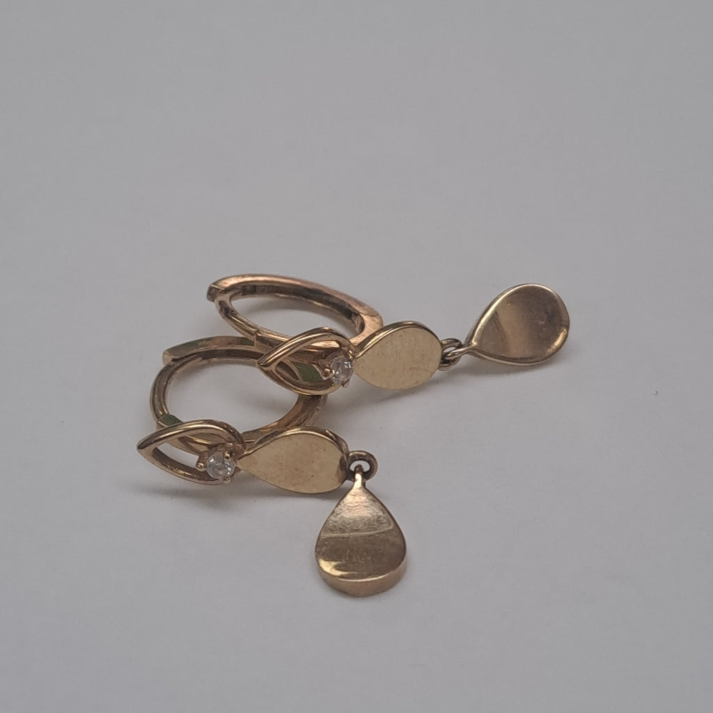 ARETES PAR. ORO. 10 K 1.4 GRMS (SEMINUEVO)