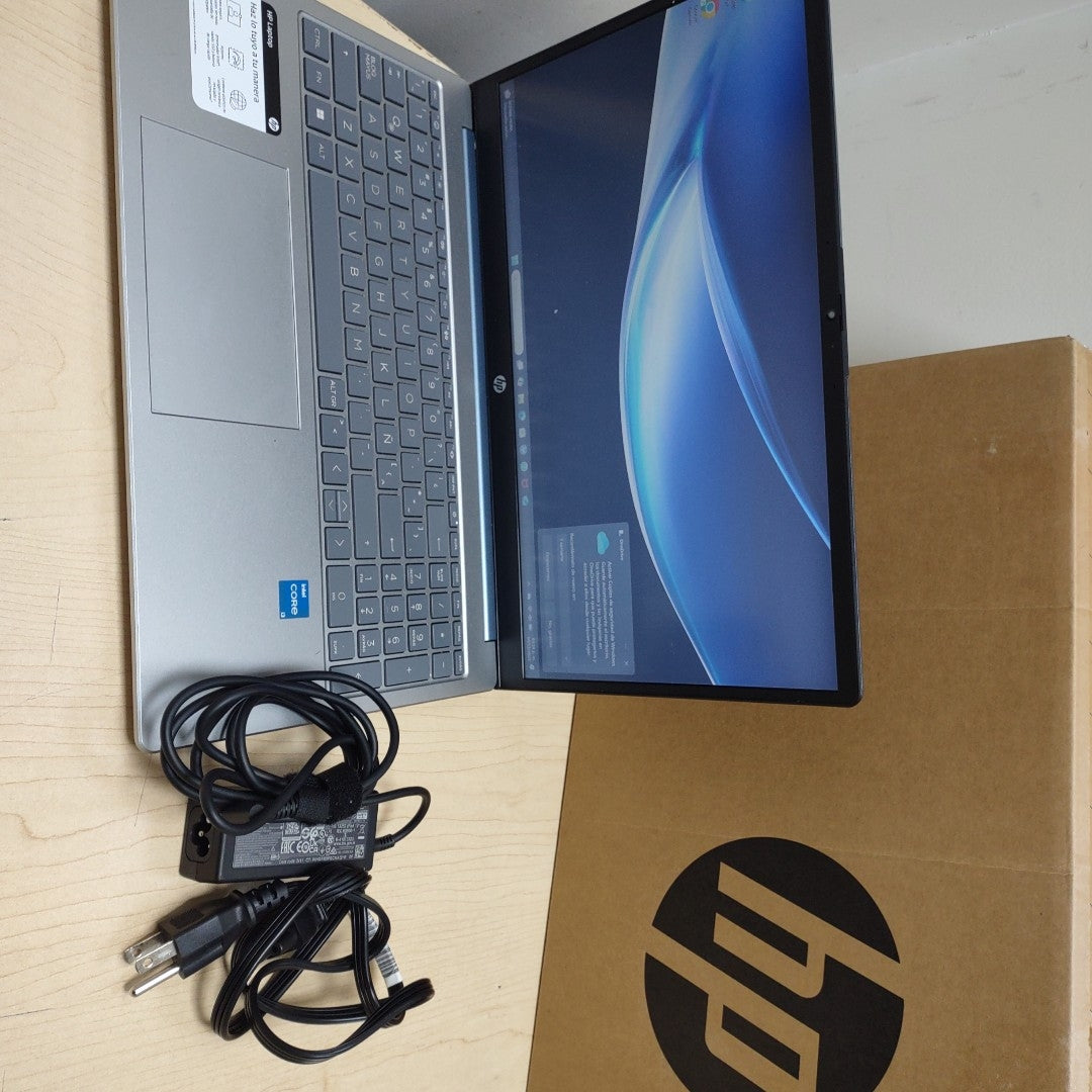 LAPTOP HP 15-FD0026LA (2025) 512 GB SSD 8 GB RAM (SEMINUEVO)