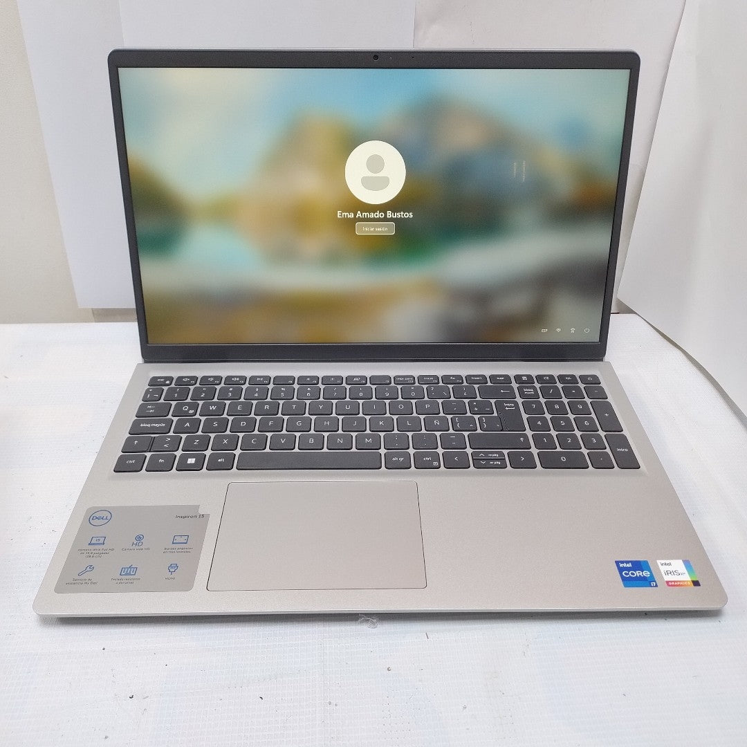 LAPTOP DELL INSPIRON 15 3520 (2024) 512 GB SSD 16 GB RAM (SEMINUEVO)