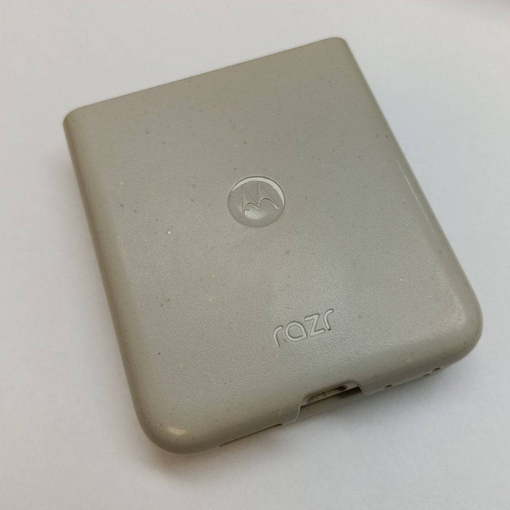 CELULAR MOTOROLA RAZR 50 5G XT2453-1 512 GB 12 GB RAM (SEMINUEVO)