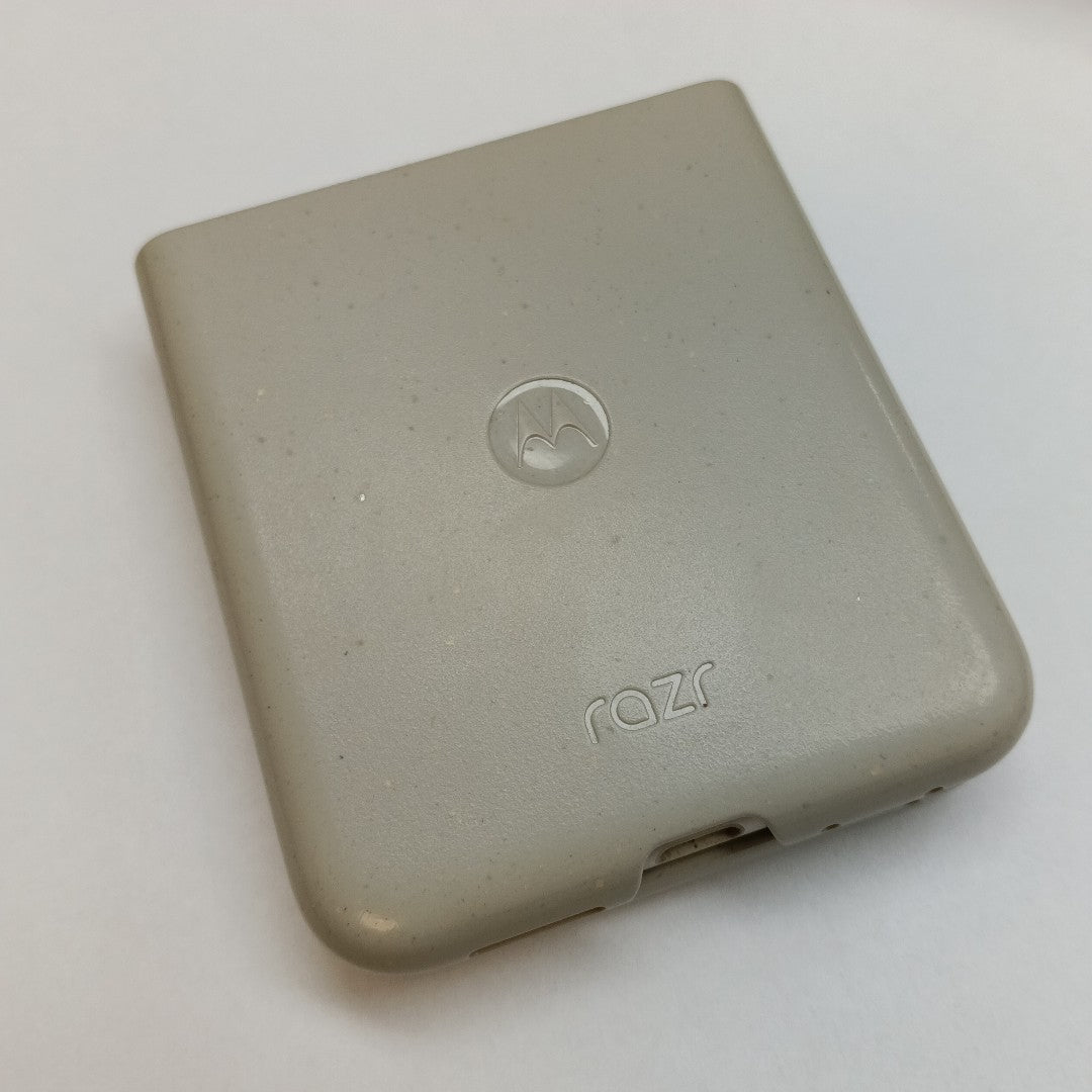 CELULAR MOTOROLA RAZR 50 5G XT2453-1 512 GB 12 GB RAM (SEMINUEVO)