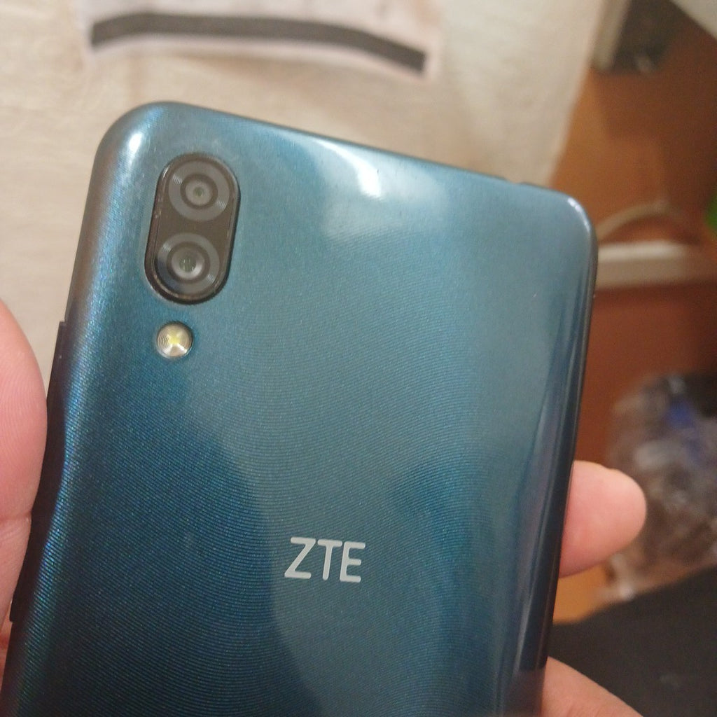 CELULAR OTRAS MARCAS OTROS MODELOS 32 GB 3 GB RAM (SEMINUEVO)