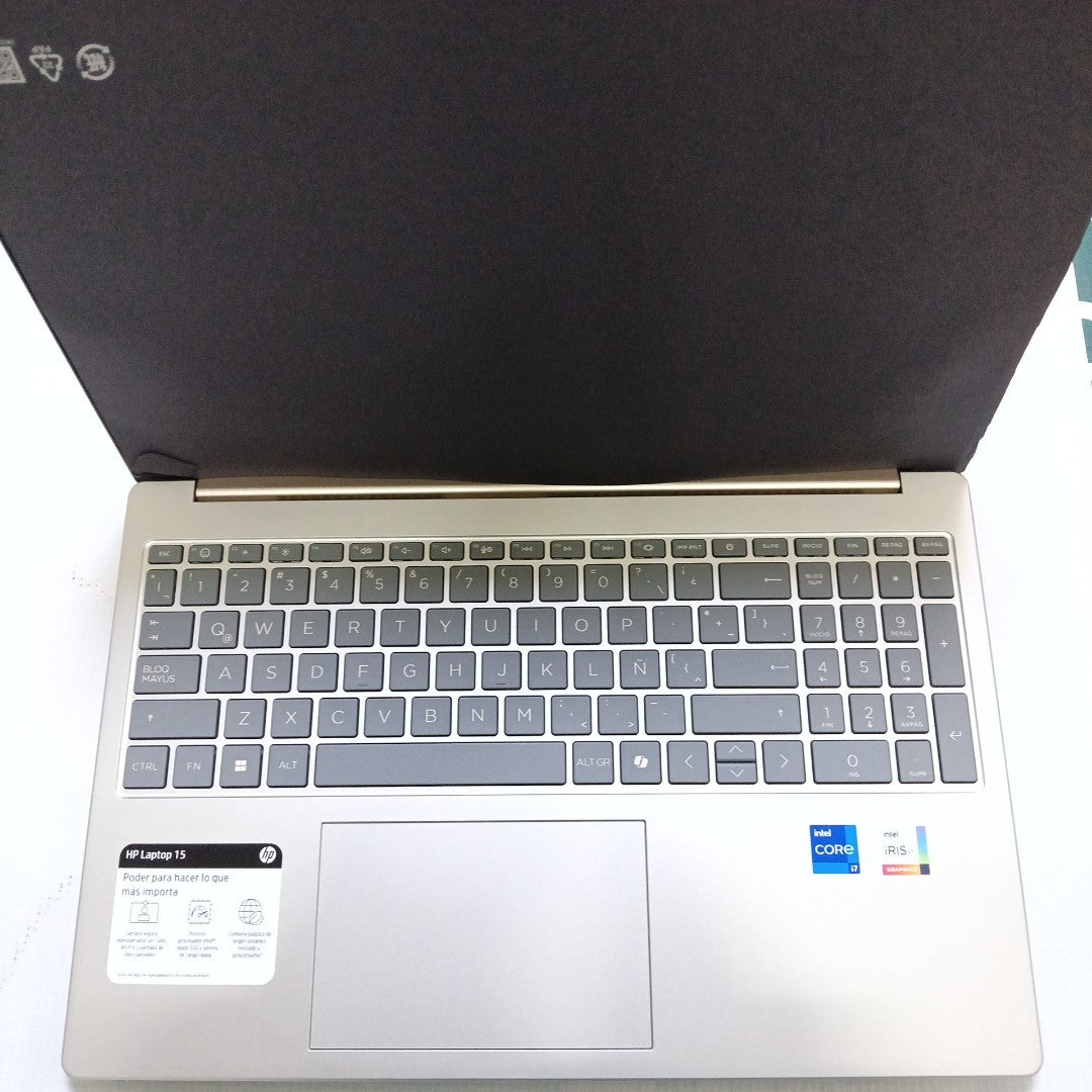 LAPTOP HP 15-FD281LA (2025) 512 GB SSD 16 GB RAM (SEMINUEVO)