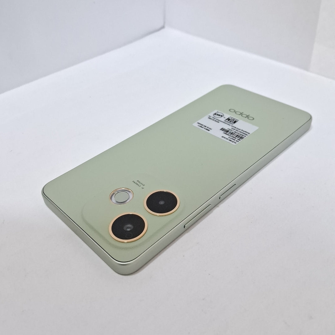 CELULAR OPPO  A5 PRO CPH2711 (2025) 256 GB 8 GB RAM (SEMINUEVO)