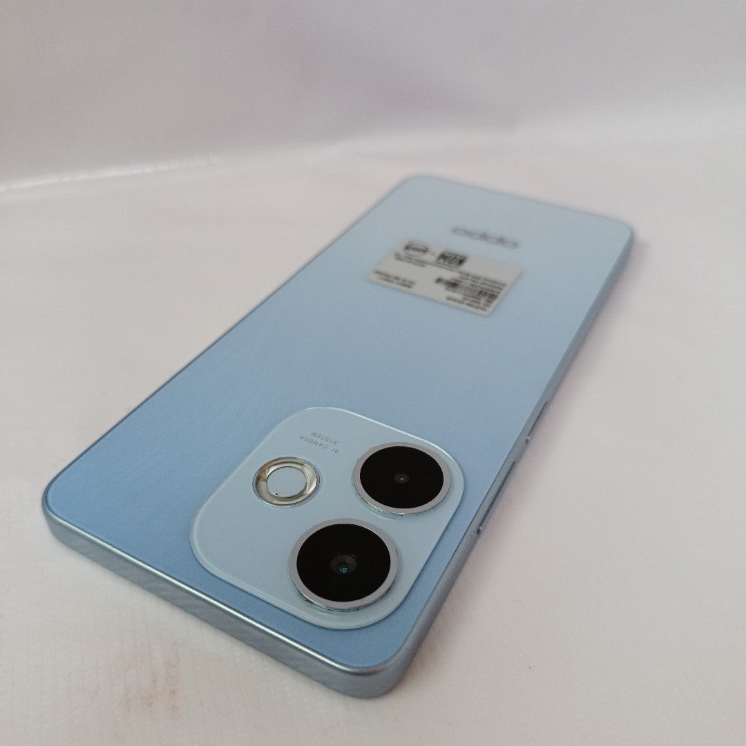 CELULAR OPPO  A5 PRO CPH2711 (2025) 256 GB 8 GB RAM (SEMINUEVO)